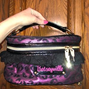 Betseyville makeup back